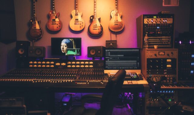 音楽業界を揺るがす「AIロイヤリティ制度」──ミュージシャンの著作権保護が規制の試金石になる