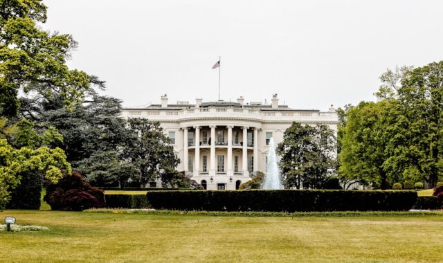 トランプ政権がOpenAIへの出資を検討──AI開発が「国家戦略ツール」へ変わる日