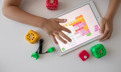 Edtech発「Vibe Coding」が約7億円調達—学習者生成AI×低年齢STEM、ユース市場の収益化モデルとは？