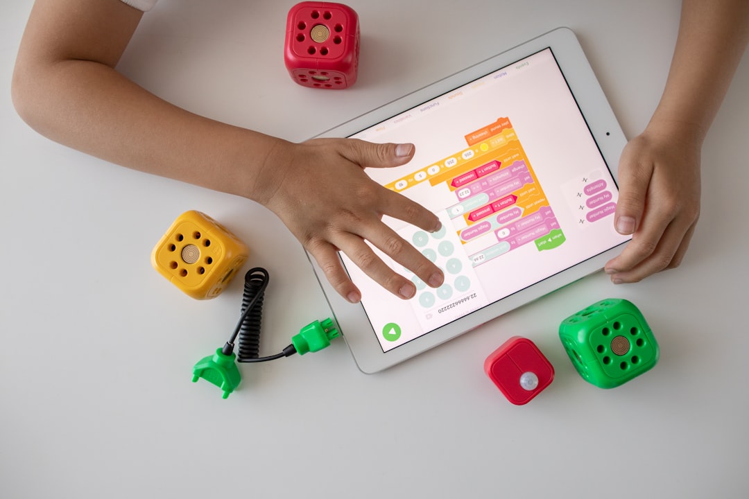 Edtech発「Vibe Coding」が約7億円調達—学習者生成AI×低年齢STEM、ユース市場の収益化モデルとは？