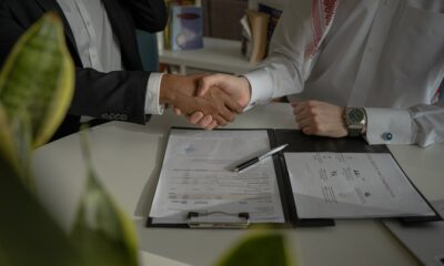 年収だけじゃないAI時代の給与交渉術—リモート手当・学習予算・生成AIツール費まで“総報酬”を勝ち取る方法