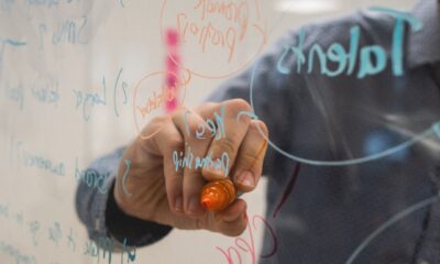 社内発の“越境イノベーション”を通す技術—上司を動かすAI時代の承認戦略と実装手順
