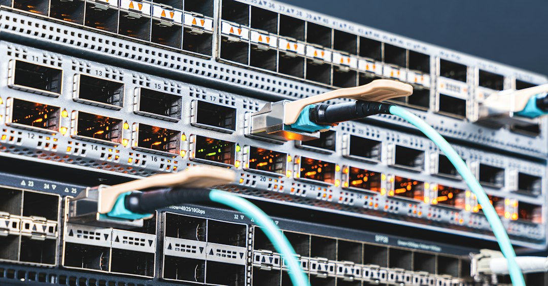 Nscaleの転換社債調達とNVIDIA連携でAIデータセンター拡張を進めるイメージ