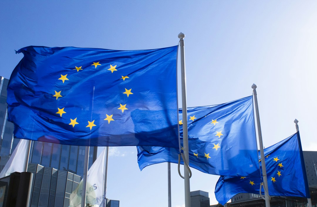 EUと北米のAIプラットフォーム規制の潮流を比較する政策ブリーフのイメージ