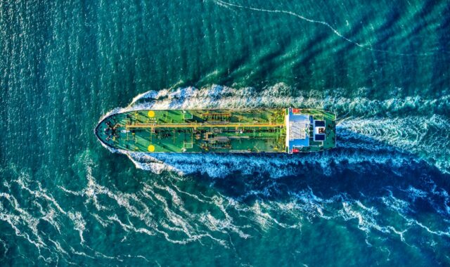 海洋×AIに3,000億円超の資金—防衛ドローン船・電動水上機の台頭は日本の海運・造船をどう変える？